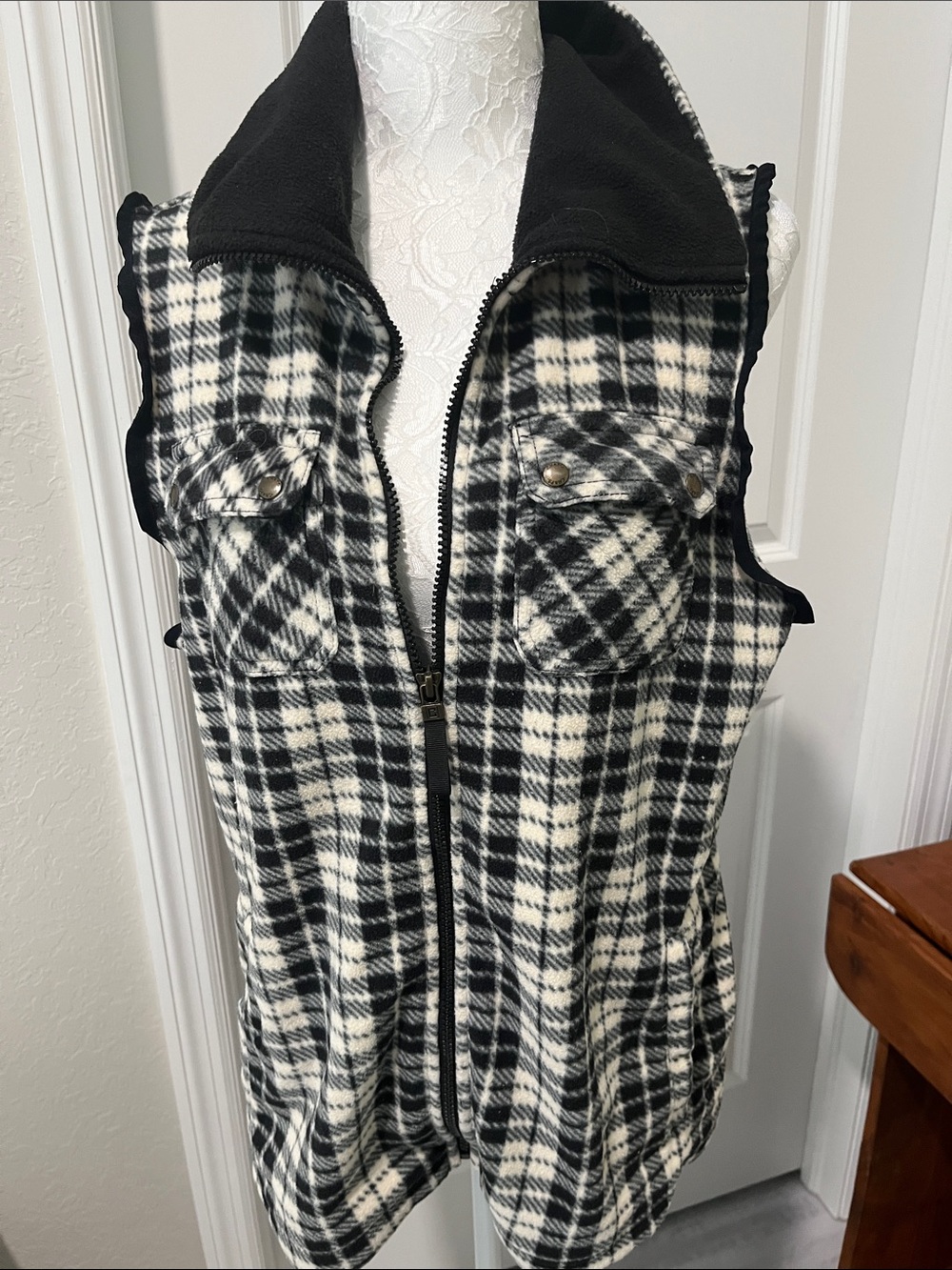 Chaps by Ralph Lauren Plaid Fleece Vest Snap & Slit Pockets Black Trim SZ XL